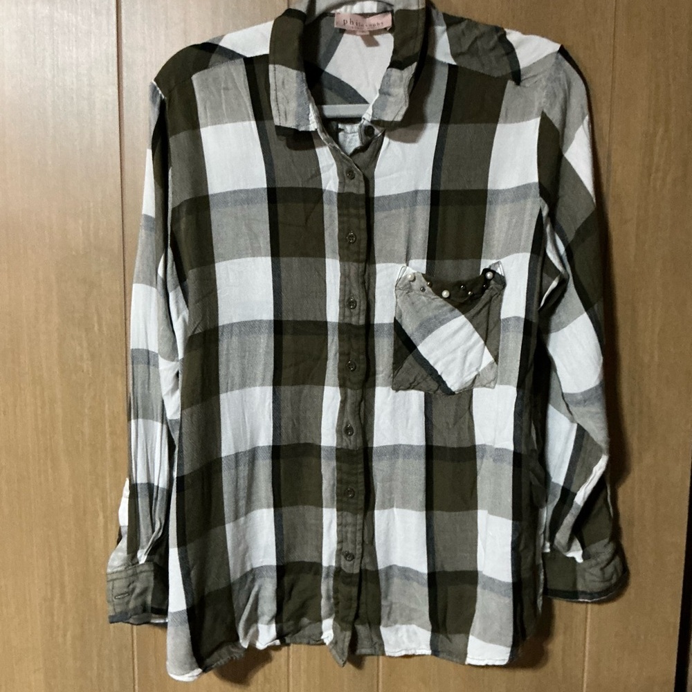 Ladies Philosophy Top Buffalo Plaid 1X Pearl Type Accents Pockets